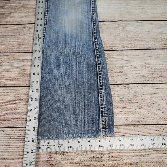 Silver Jeans Twisted Bootcut Womens Size 26 Blue Distressed Denim Crop Raw Hem - Picture 5 of 8